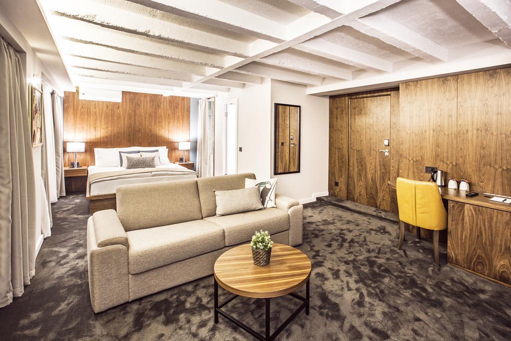 Nomad Luxury Suites Belgrade Exterior photo